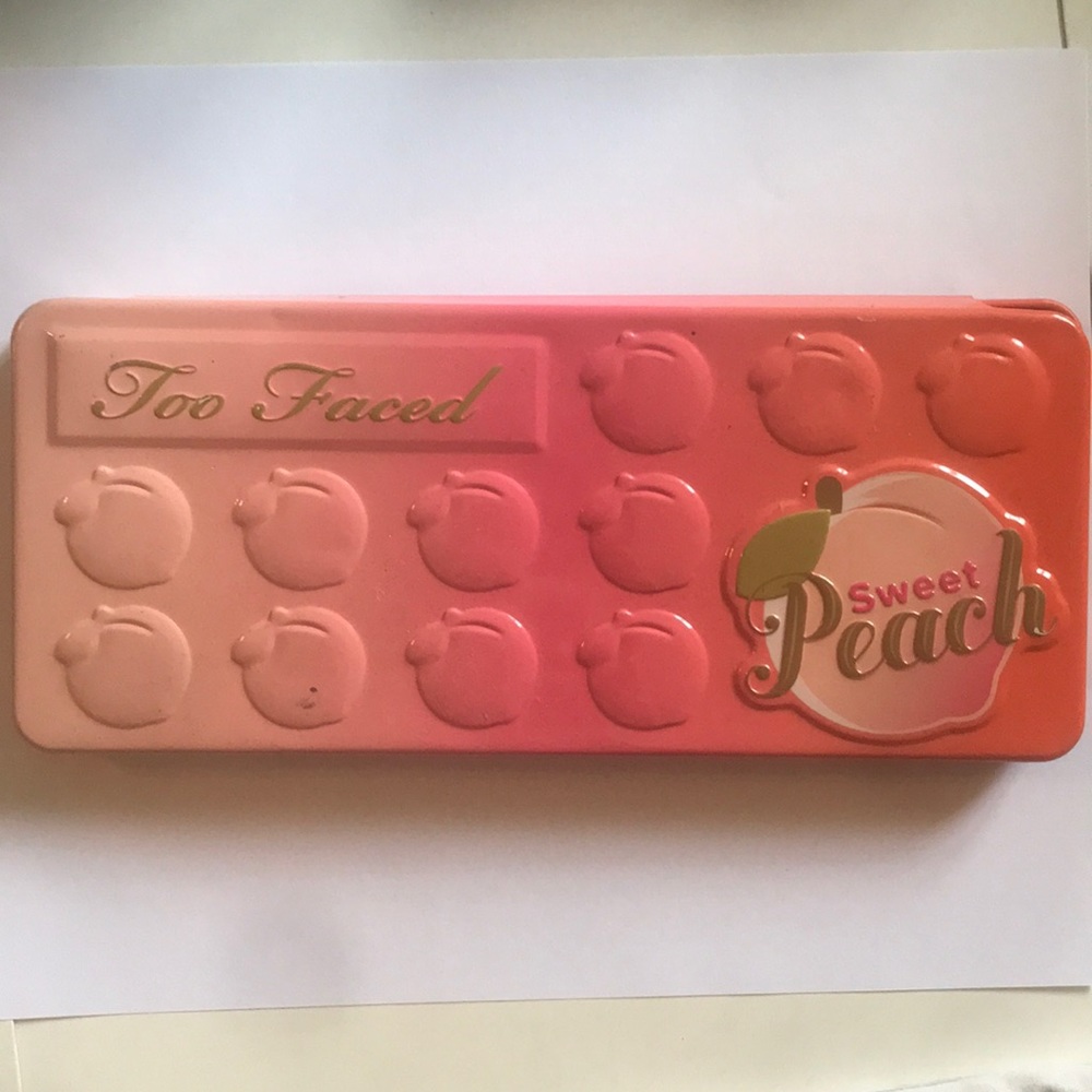 Too Faced Sweet Peach eyeshadow palette